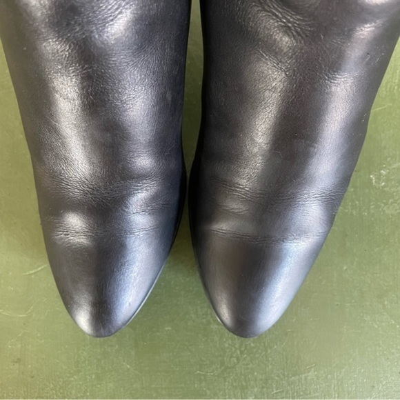 Aquatalia Weatherproof Heeled Ankle Boots in Black Leather & Suede - Picture 5 of 15